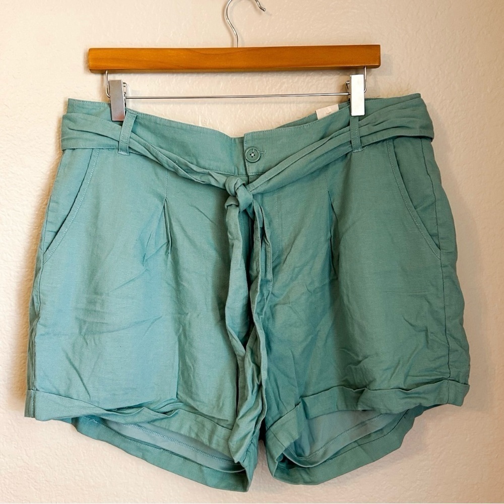 NWT, Torrid Teal Linen Tie Front Shorts, Size 12